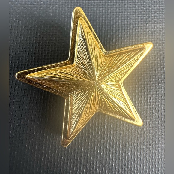 Vintage Star Brooch by Premier Designs. Two tone, two levels - Picture 2 of 5